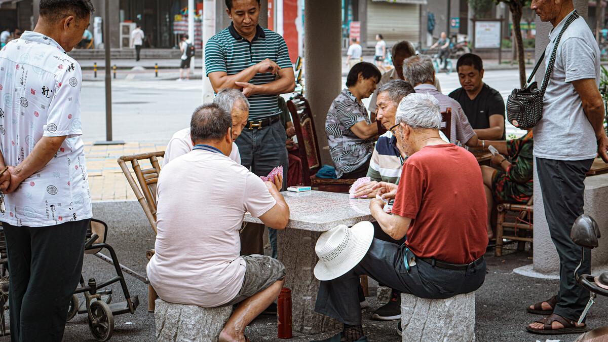 30年工龄退休能拿多少钱 ？30年工龄养老金待遇大公开，比你想象的更高！